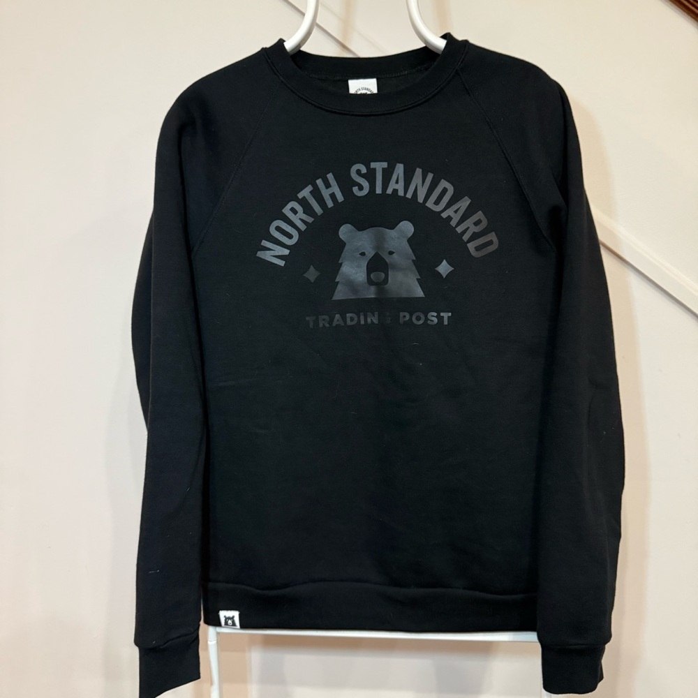 North Standard Trading Post Varsity Crew Sweatshirt Men’s Medium Black